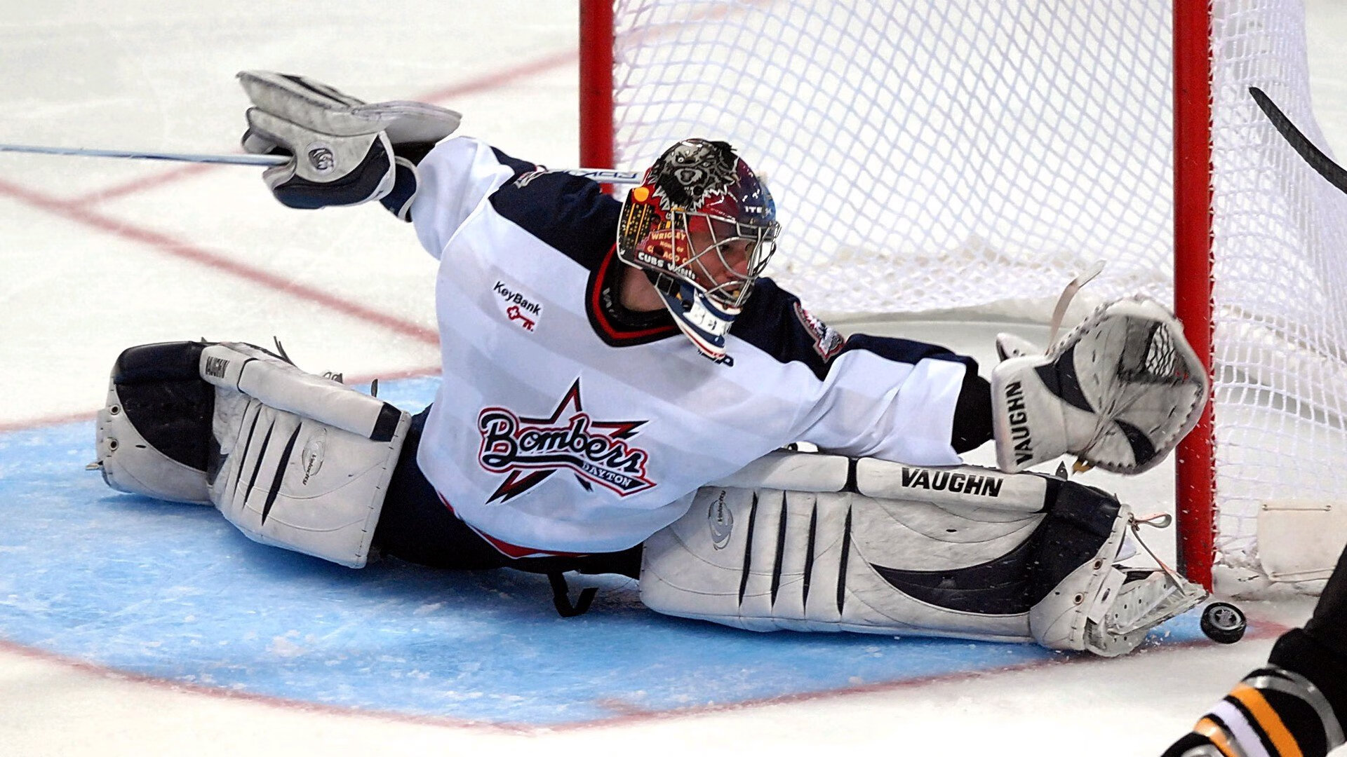 星空体育-斯密斯：以精准传球与快速反应，成为全黑队的攻防桥梁，斯密07