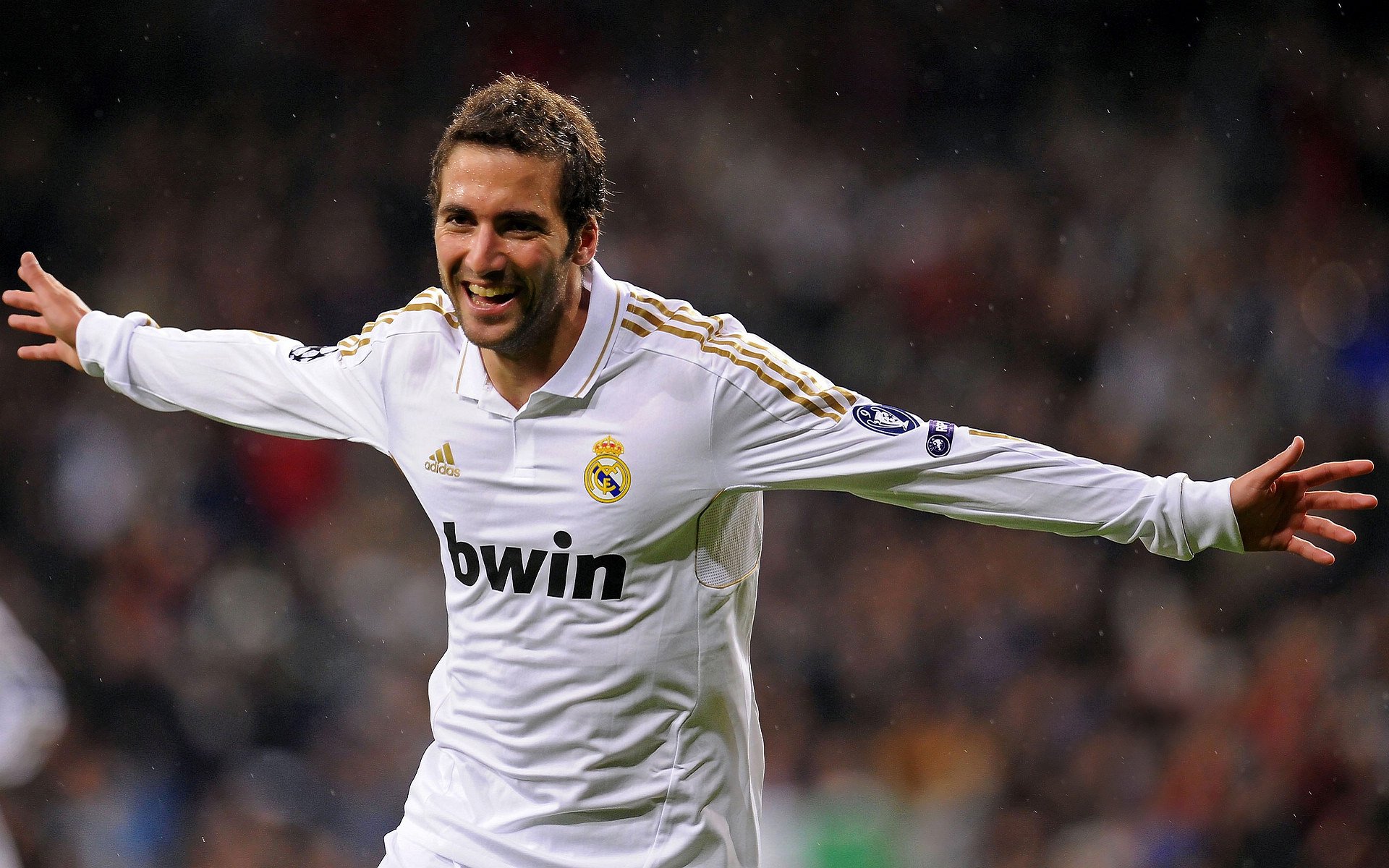 星空体育中国-【“悬空球”规则试点】战术空间大开，创新玩法激发新战斗，悬空的概念